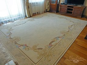 01-gostinnie-054-2936378e1d55811739a9a403fdfbe7b6 Дизайнерские ковры в интерьере гостиной