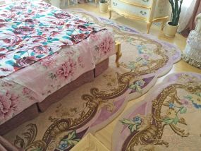03-spalnya-041-8b30bde8455f5b89cbebf23eb703e709 Дизайнерские ковры в интерьере спален -  Carpet Exclusive