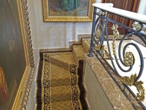 05-lestnici-061-5d70de72dcad3261c33bb1c647327315 Дизайнерские ковры в интерьере лестниц -  Carpet Exclusive